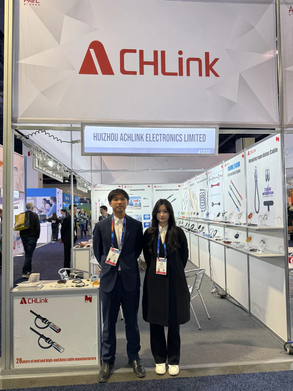 Tony and a colleague at the Achlink booth at CES